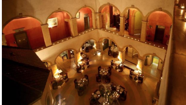 La Cour Des Loges Va Passer Sous Enseigne Radisson Collection Bref Eco