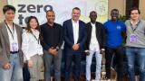 Les lauréats du programme yprlink avec Benjamin Bonnell et Malick Diouf.