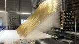 Velours de Lyon entretient un savoir-faire traditionnel de tissage.