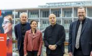 De g. à d. : Guillaume Pepy, Isabelle Huault, Marc-Francois Mignot-Mahon et Philippe Valentin ont visité le chantier du futur campus d'EMLyon, à Gerland.