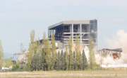 Capture d'une vidéo de la démolition de la centrale thermique de Loire-sur-Rhône en 2013.