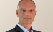 Cédric Osternaud a récemment quitté Casino. Il rejoint Smart Good Things en tant que directeur général délégué.