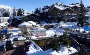 Le prix moyen des chambres culmine à 1631€ à Courchevel. 