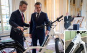 Emmanuel Macron offre le Phen'x de Radior à Frederik X.