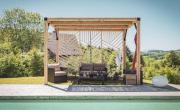La French Cabane s'adresse aux particuliers qui souhaitent aménager leurs piscines, jardins, terrasses.