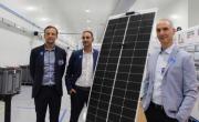 Dans la nouvelle usine de Heliup : Julien Gaume, CTO, Pierre Ruols, directeur de l'industrie et Yannick Veschetti, CEO.