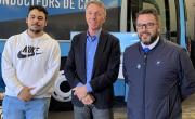 De gauche à droite, Aladdin Kunt candidat, Marc Philibert président de Cars Philibert et François Carvalho conducteur de car et ambassadeur 