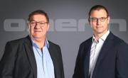 Xavier Omerin (à gauche) passe la main à Pierre Sanvoisin entré dans le groupe il y a 26 ans