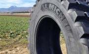 Michelin sort un pneu agricole inédit prévu pour s’adapter aux nouveaux usages des agriculteurs.