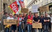 Salariés de Verney-Carron en manifestation devant le Tribunal de commerce de Saint-Étienne.