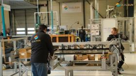 Depuis 2019, DualSun fabrique ses panneaux solaires hybrides dans l'Ain, à Jujurieux.