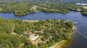 Le camping Terracamps du Lac de Saint-Pardoux deviendra en 2027 après rénovation un camping Huttopia.