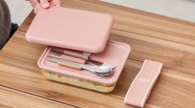 monbento s’associe à la marque Pyrex pour ses nouveaux produits en verre.