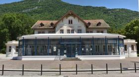 La fermeture des thermes de Challes-les-Eaux marque les esprits en Savoie.