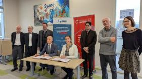 La signature de la convention de prêt, le 8 janvier à Annecy.