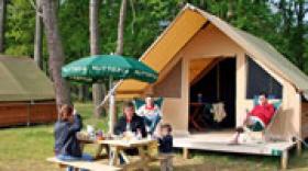 Huttopia signe avec Divonne-les-Bains