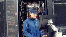 Maintenance effectuée dans la salle des serveurs du data center Noé, dans l'Eure.