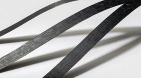 Salomon et Babolat signent des partenariats stratégiques avec Fairmat pour intégrer des composites carbone recyclés