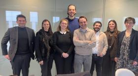 Les différents acteurs de l'acquisition des Glaçons Givrés par Ice Family. 