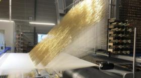 Velours de Lyon entretient un savoir-faire traditionnel de tissage.