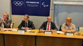 Au Palais de la Bourse, à Marseille, Damien Robert, directeur général de la Solideo,  Edgar Grospiron, président du Cojop Alpes Françaises 2030, Renaud Muselier, président de la région Sud Paca, et Stéphanie Pernod, 1re vice-présidente de la Région Auvergne-Rhône-Alpes
