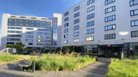 L'hôtel Ibis et son voisin, le Novotel, à Lyon-Gerland, font partie du portefeuille de Sofiparc.