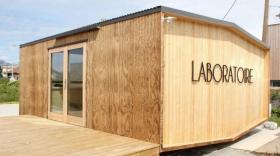 Les designers d’iwoodlove sur le marché des structures mobiles en bois
