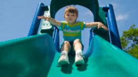 Plastic Omnium lance des aires de jeux en canne à sucre