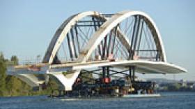 Pose du pont Raymond Barre : une vidéo spectaculaire !