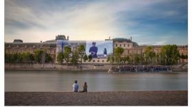 Prismaflex International a confectionné des bâches monumentales apposées sur le musée du Louvre