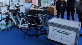 Avec sa fourche cargo, Joker Bike permet de transformer n'importe quel vélo en un biporteur compact.