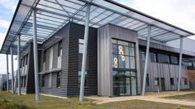 Lumibird Medical emploie 500 personnes et est présent dans plus de 120 pays.