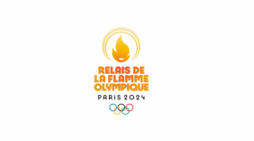 Le logo des JO Paris 2024 sur fond blanc avec en inscriptions jaune et rouge Relais de la Flamme Olympique 