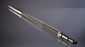 Smoc Industries fabrique plus de 2 500 broches « pied de sapin » par an dans son atelier de Tullins.