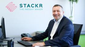 Stackr compte encore grandir