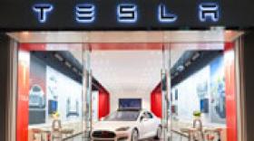 Tesla démarre à Lyon