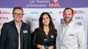 Alain Scappaticci (IDRAC Business School) avec les lauréats Awatef Ben Tahar et Mohamed El Massry (The Element Biotechnology).
