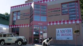 Debroas produit 3 000 tonnes de charcuterie par an sur ses trois sites.