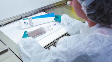 Le Skyehub Bioproduction a la capacité de produire 9.000 poches du médicament MaaT013 par an.
