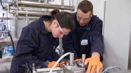 Carbios va poursuivre ses recherches de technologies enzymatiques pour recycler les plastiques.