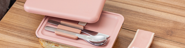 monbento s’associe à la marque Pyrex pour ses nouveaux produits en verre.