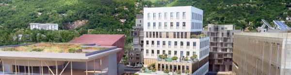 Dessiné par Composite Architectes, construit par Bouygues Immobilier pour MIDI 2i, le programme d'immeuble en bois Xylo sur la presqu'île de Grenoble.
