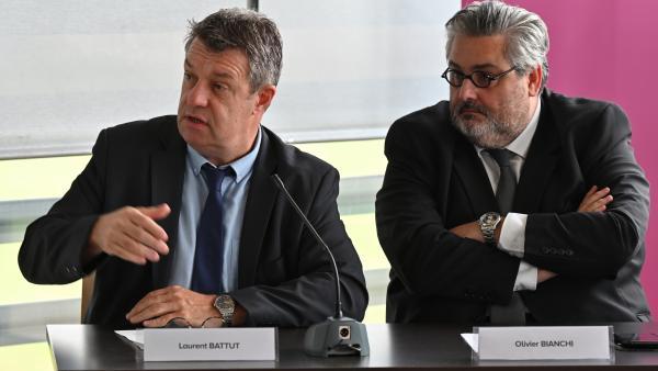 Les présidents du Valtom (à gauche) et de Clermont Auvergne Métropole annoncent la création d'un nouveau réseau de chaleur