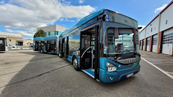 Iveco, entreprise franco-italienne, a prévu d'investir 115 millions d’euros à Annonay et en Saône-et-Loire pour accroître sa production de bus électriques et à hydrogène.