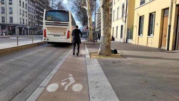 Objectif de Lyon : atteindre 2.000 kilomètres de voies aménagées d'ici 2030.