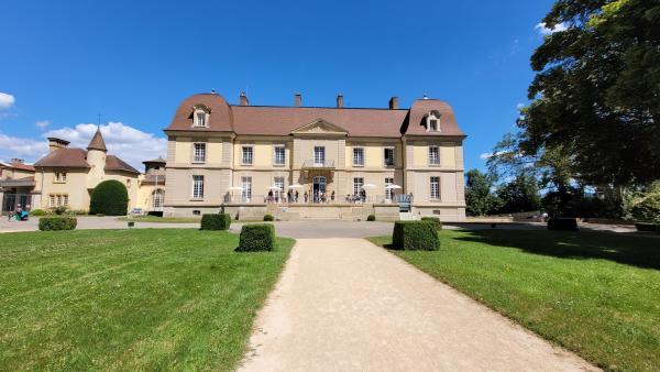 Château de Lacroix-Laval, brefeco.com
