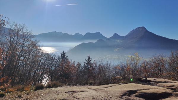 La beauté et la diversité des paysages de la Haute-Savoie attirent des milliers de visiteurs. 