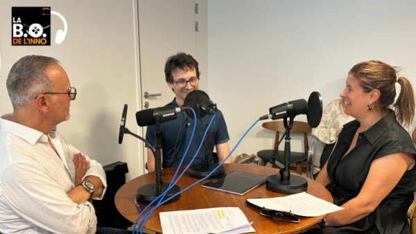 François-Pierre Salamand (Plus2Sens), Thomas Lonjaret (MinMaxMédical) et Corinne Delisle (Bref Eco) lors du l'enregistrement du podcast La B.O de l'Inno chez ATS Studio.