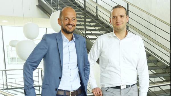 Amaël et Rémi Grivel restent aux commandes du groupe familial Ciril Group. Amaël et Rémi Grivel, brefeco.com