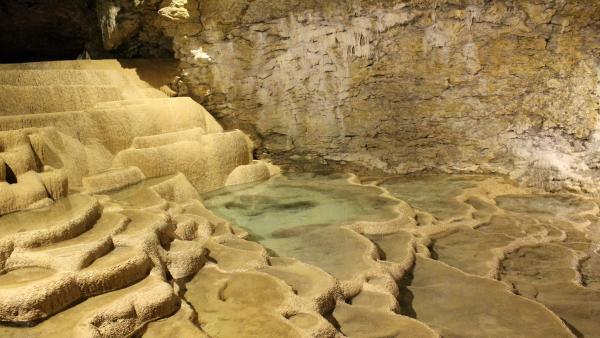 Le tourisme des grottes se fait une place au soleil